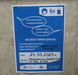 zdjęcie przedstawia plakat informujący o debacie